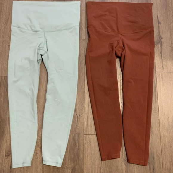 Maternity Leggings - Picture 2 of 4